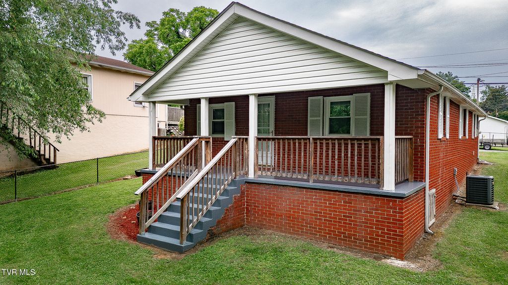 Photo of 2009 Tenneva Street, Kingsport, TN 37665 (MLS # 9981465)