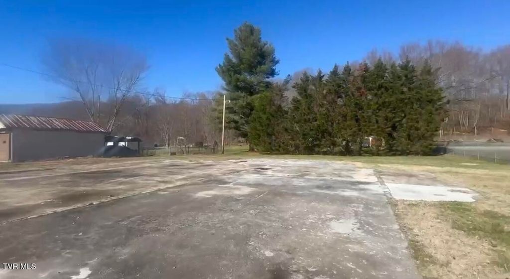 Photo of 2715 Highway 91, Elizabethton, TN 37643 (MLS # 9989804)