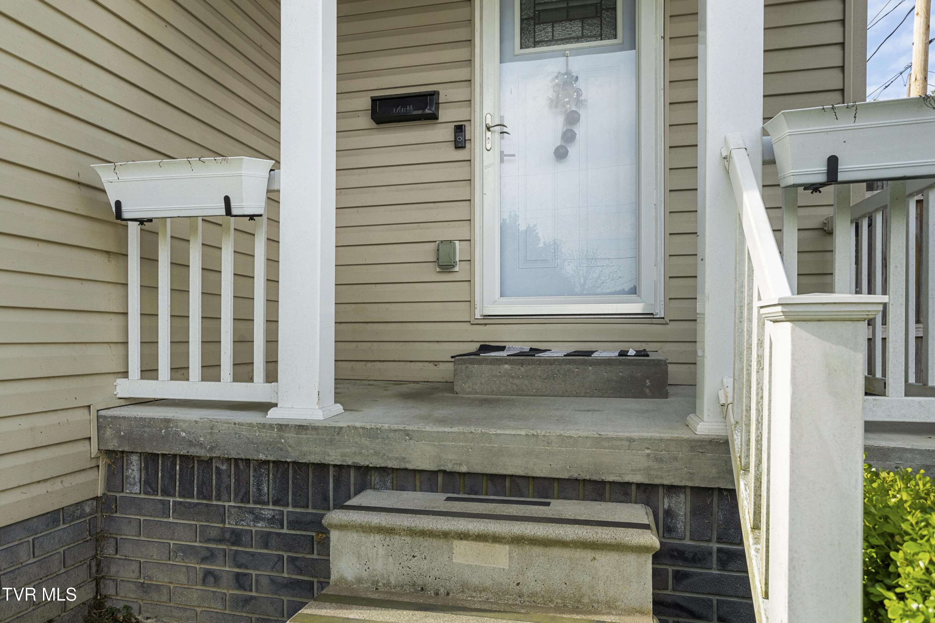 1001 Minton Place