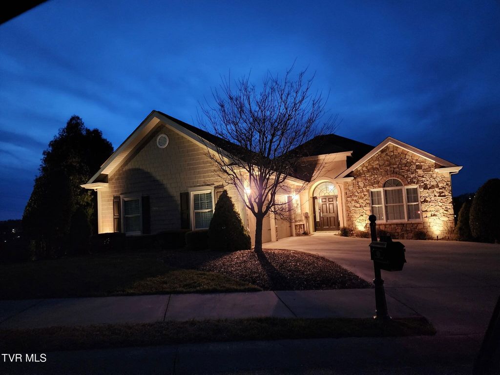 Photo of 17 Cypress Ridge Court, Jonesborough, TN 37659 (MLS # 9993691)