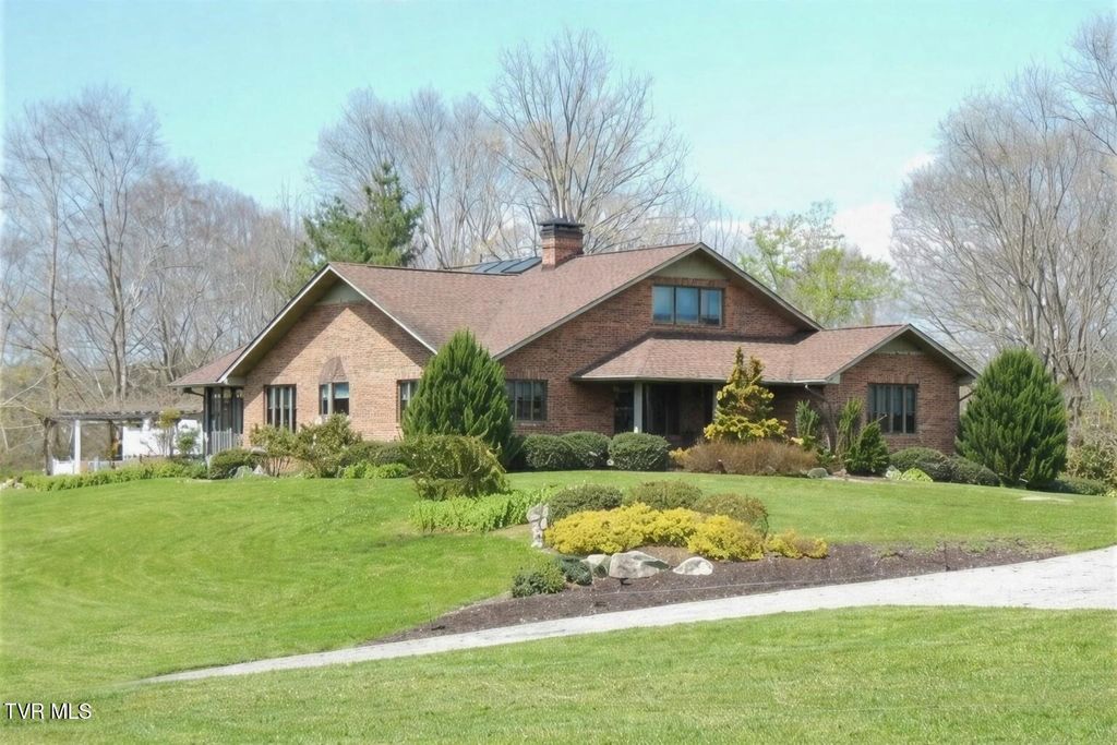 Photo of 136 Triple H Lane, Jonesborough, TN 37659 (MLS # 9990343)