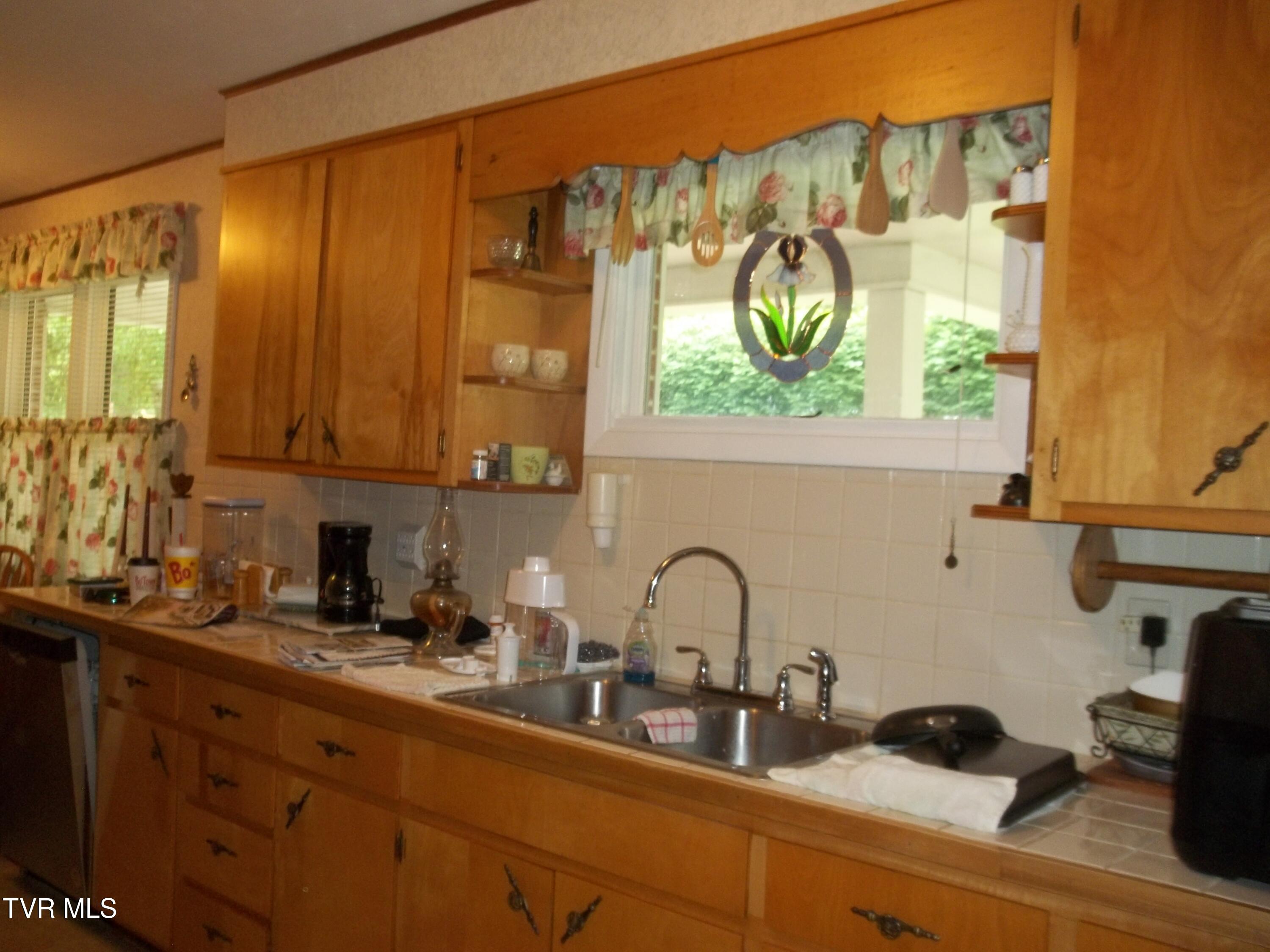 523 Old Stage Road, Church Hill, Tennessee image 10