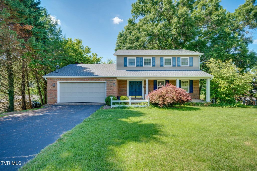 Photo of 209 Coralwood Drive, Kingsport, TN 37663 (MLS # 9996451)