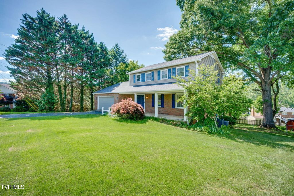 Photo of 209 Coralwood Drive, Kingsport, TN 37663 (MLS # 9996451)