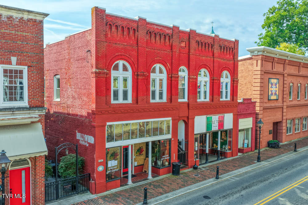 114 & 116 East Main Street