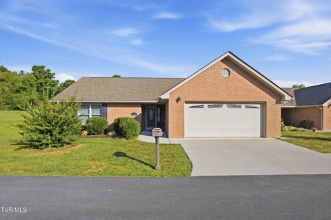 Photo of 2100 Pleasant View Drive #Apt 404, Johnson City, TN 37604 (MLS # 10001133)