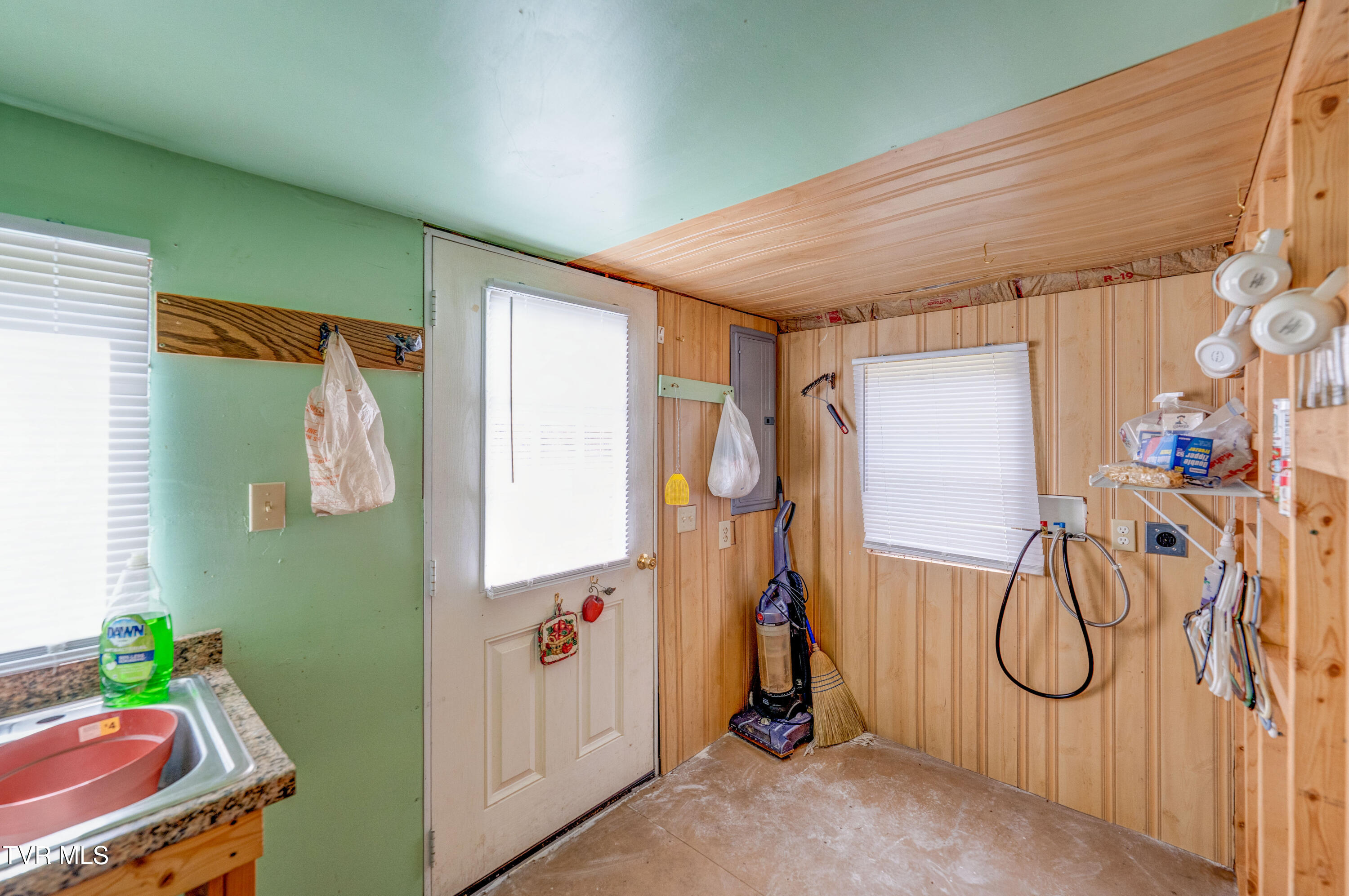 672 Stage Coach Loop, Mountain City, Tennessee image 15