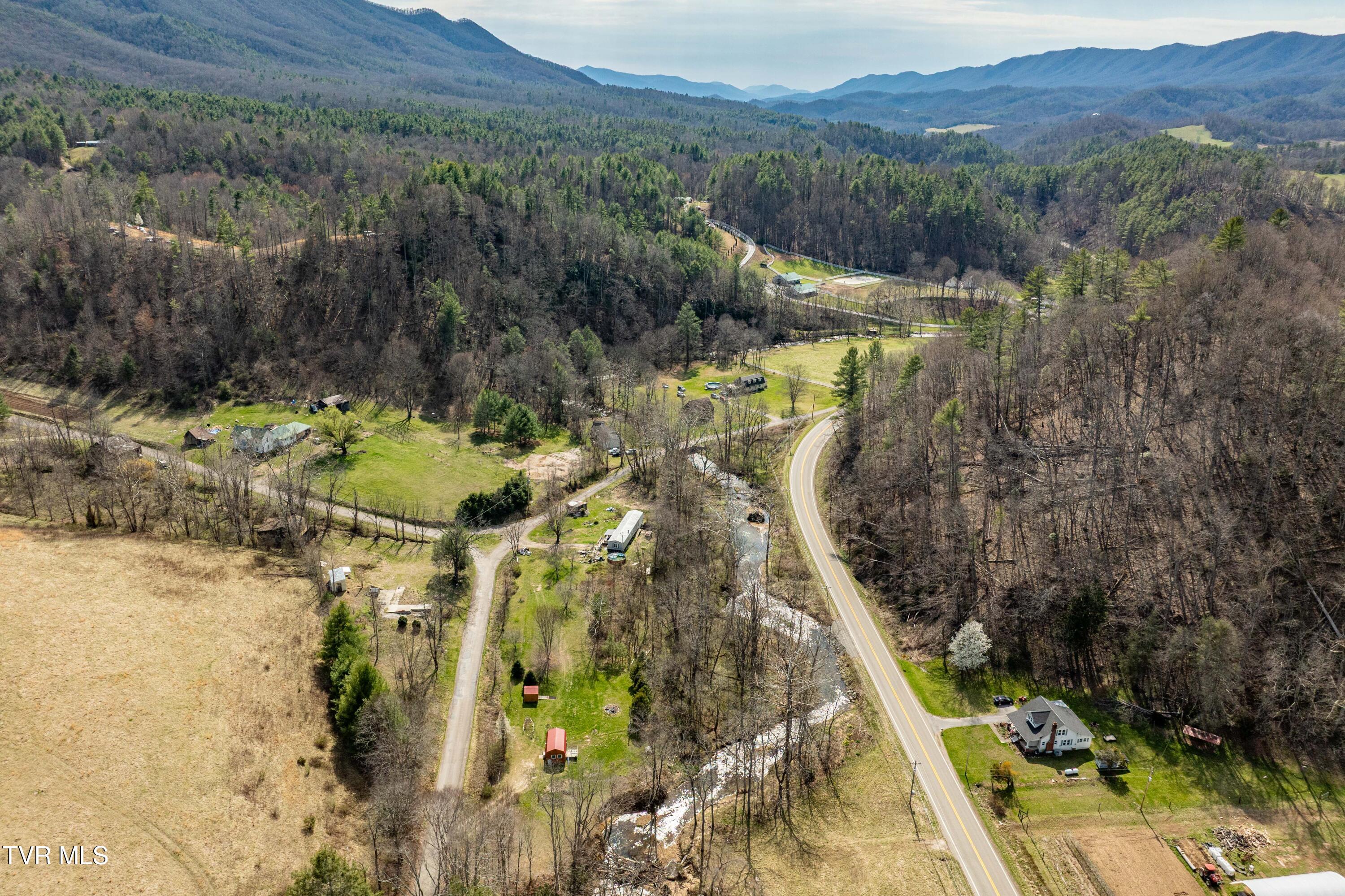 672 Stage Coach Loop, Mountain City, Tennessee image 41