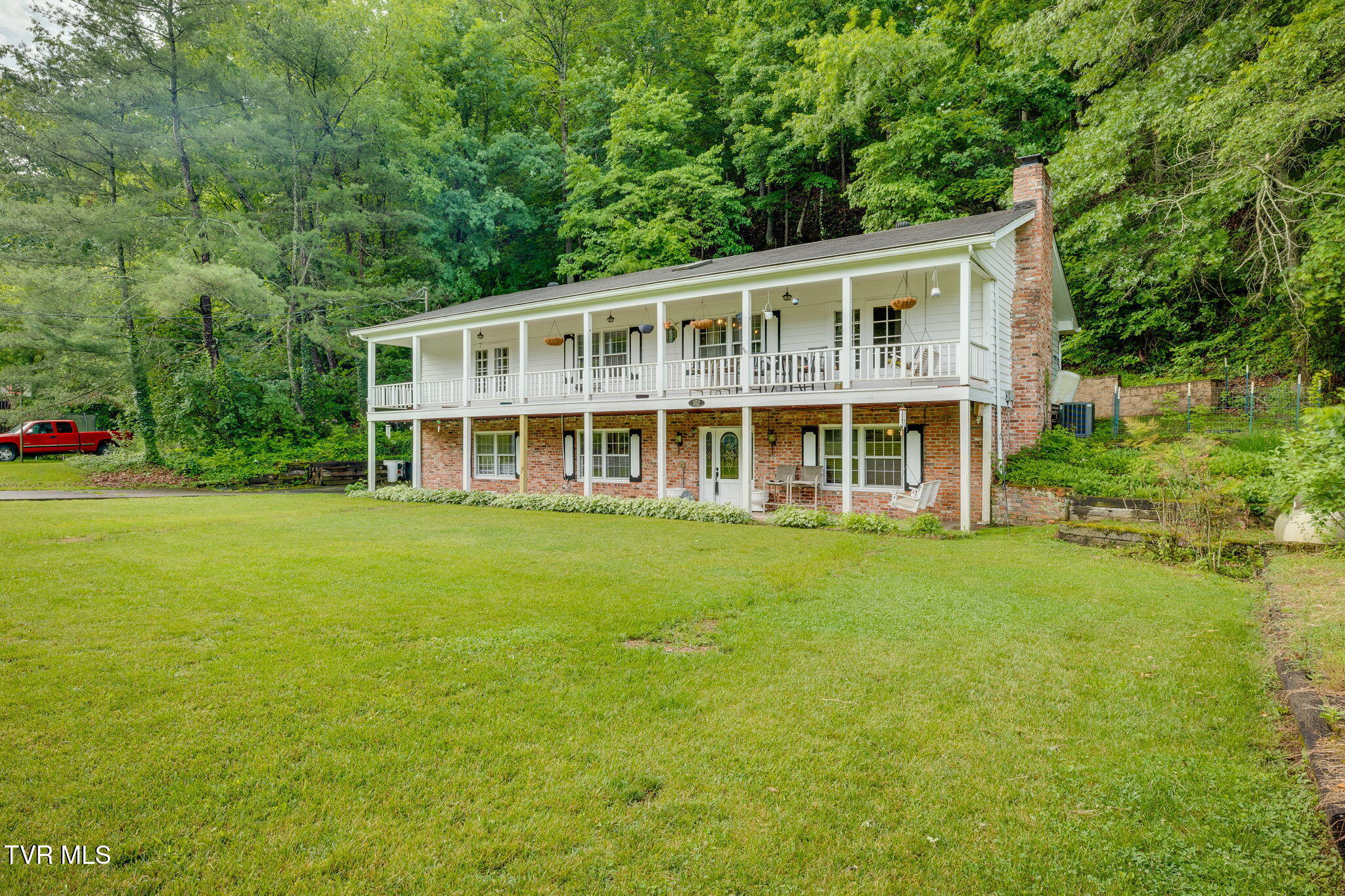 102 Hidden Valley Road, Bristol, Tennessee image 2