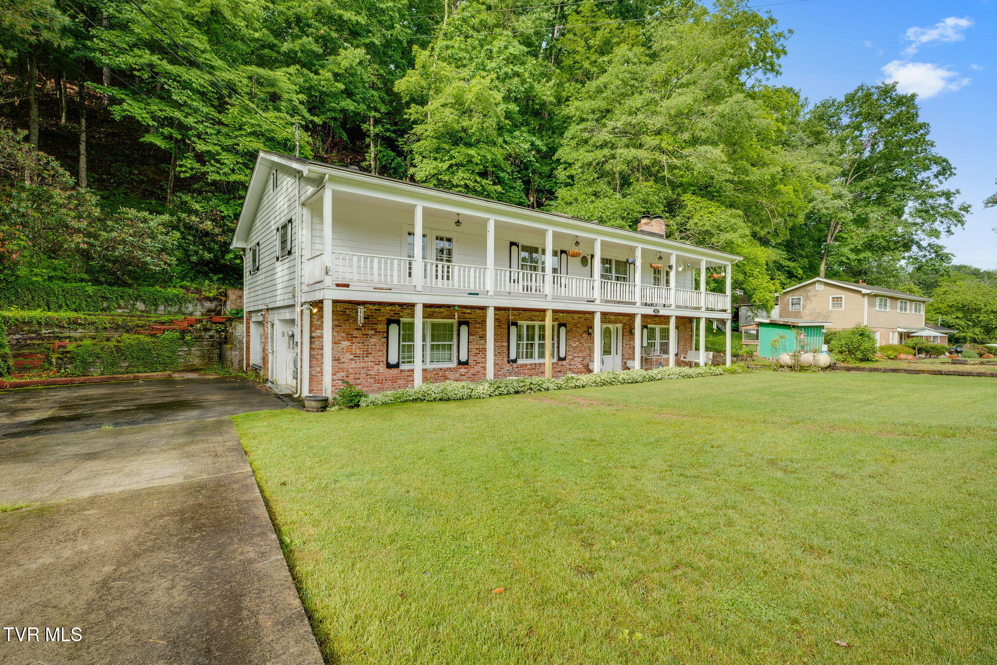 102 Hidden Valley Road, Bristol, Tennessee image 3