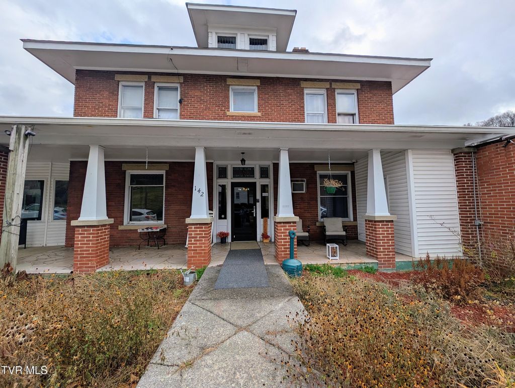 Photo of 142 Main Street, Clintwood, VA 24228 (MLS # 9988571)