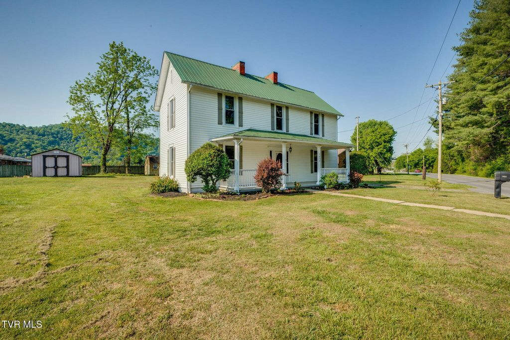 Photo of 1604 Broad Street, Elizabethton, TN 37643 (MLS # 9994469)