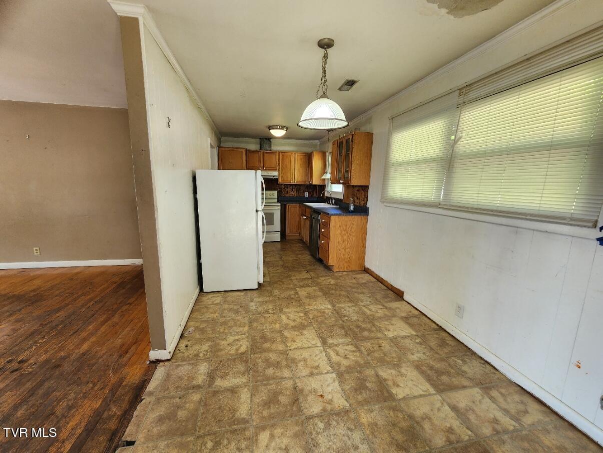 546 Bays View Court