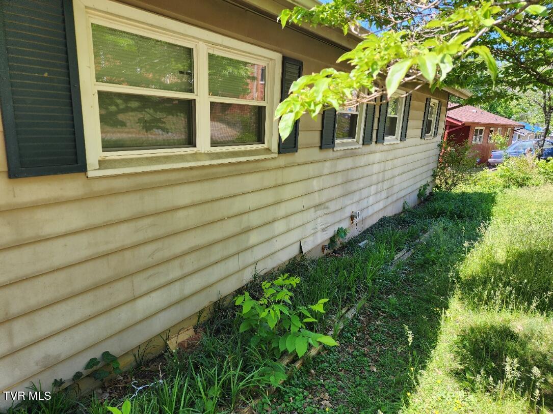 546 Bays View Court