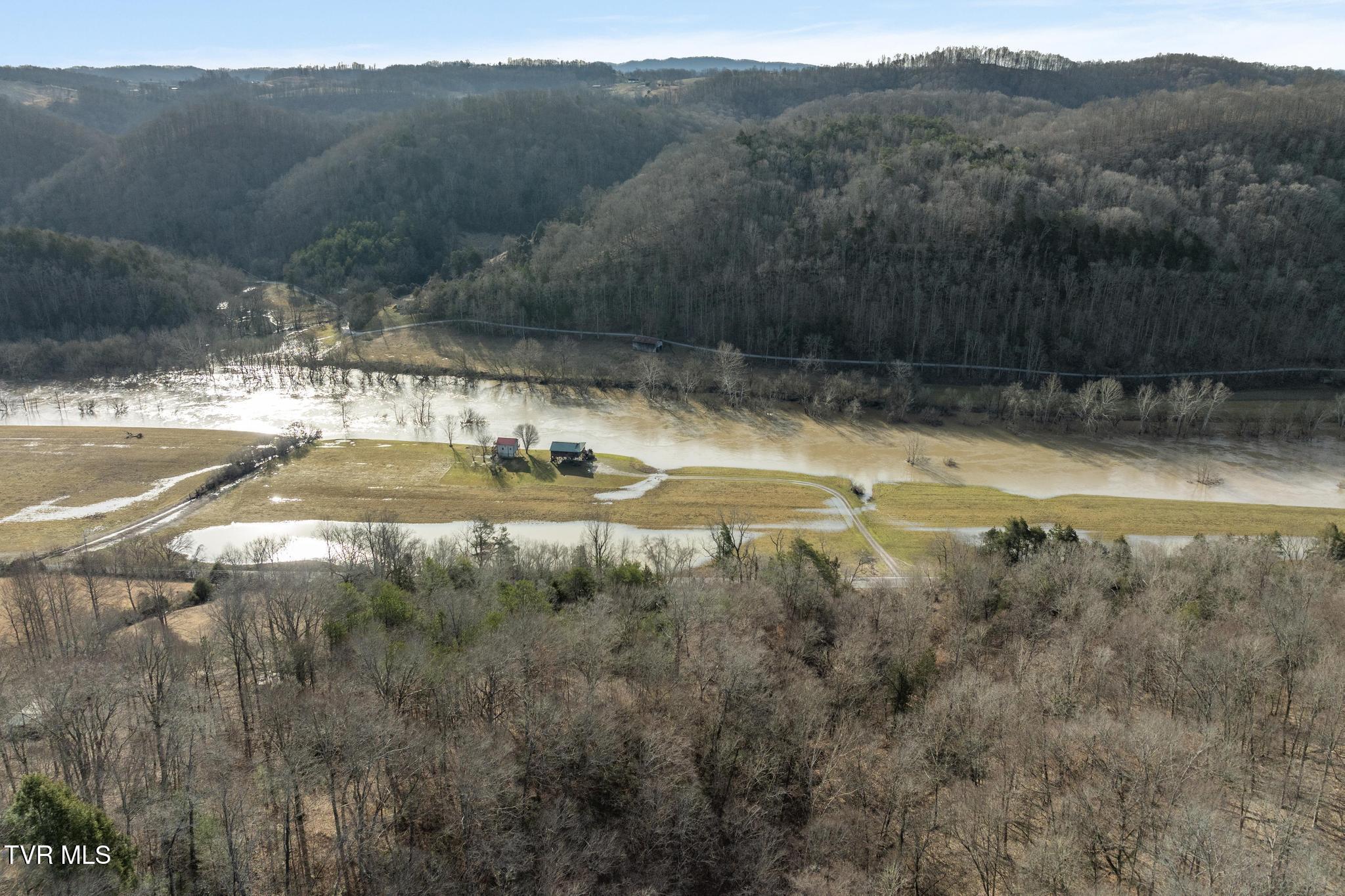 2292 Tazewell Highway, Sneedville, Tennessee image 3