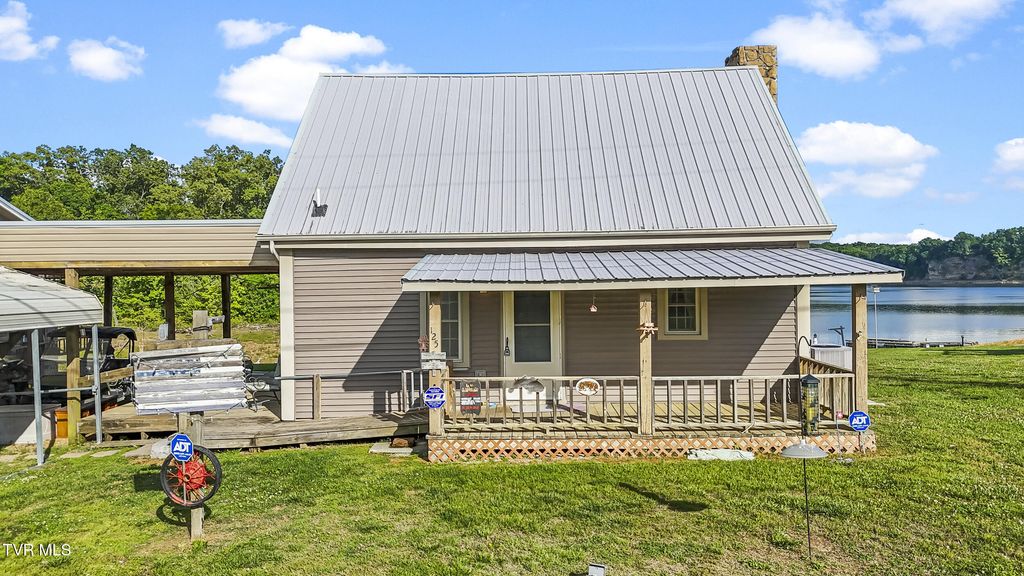 Photo of 125 Island Harbor Lane, Mooresburg, TN 37811 (MLS # 9995471)