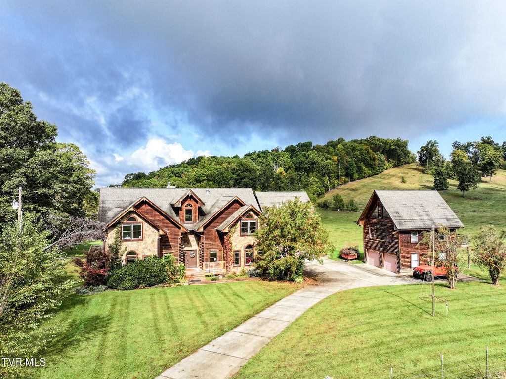 Photo of 3101 Whitehouse Rd Rd, Greeneville, TN 37745 (MLS # 9986818)
