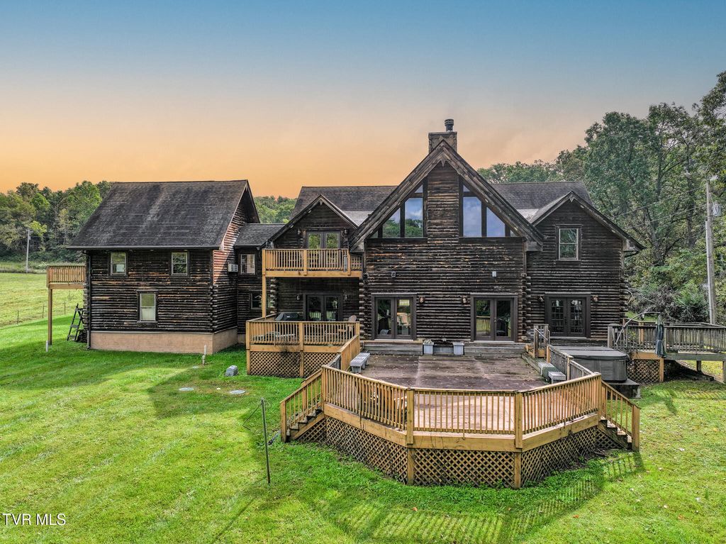 Photo of 3101 Whitehouse Rd Rd, Greeneville, TN 37745 (MLS # 9986818)