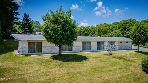 Photo of 3500 Lakeshore Drive, Kingsport, TN 37663 (MLS # 9996776)