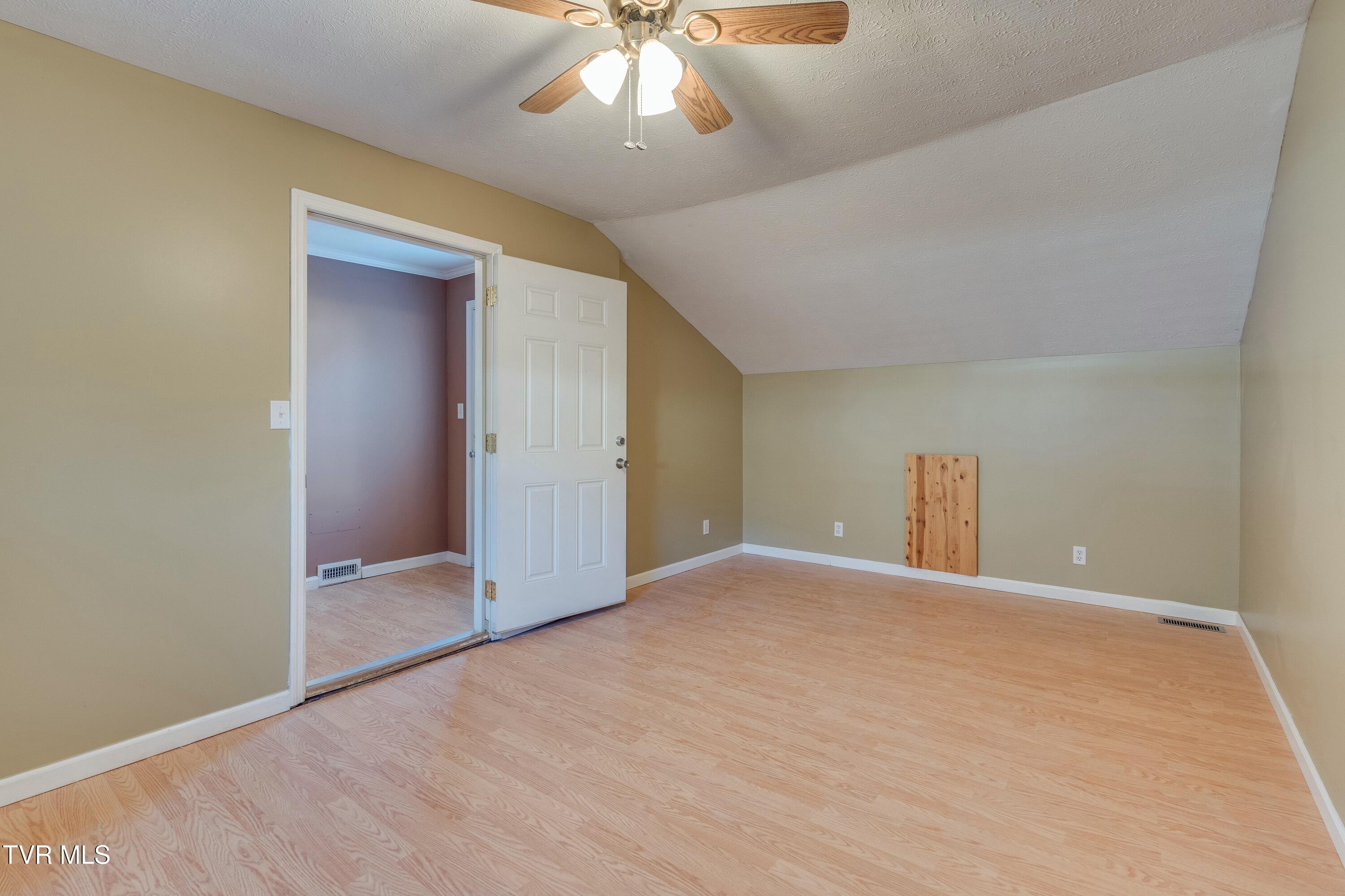 615 Crook Street, Hampton, Tennessee image 25