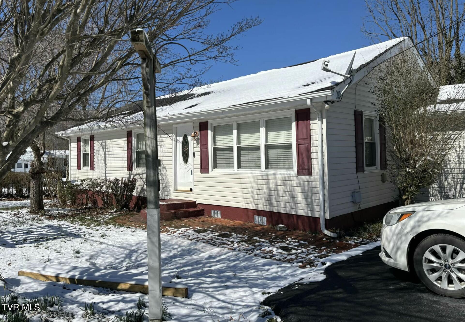 615 Crook Street, Hampton, Tennessee image 5