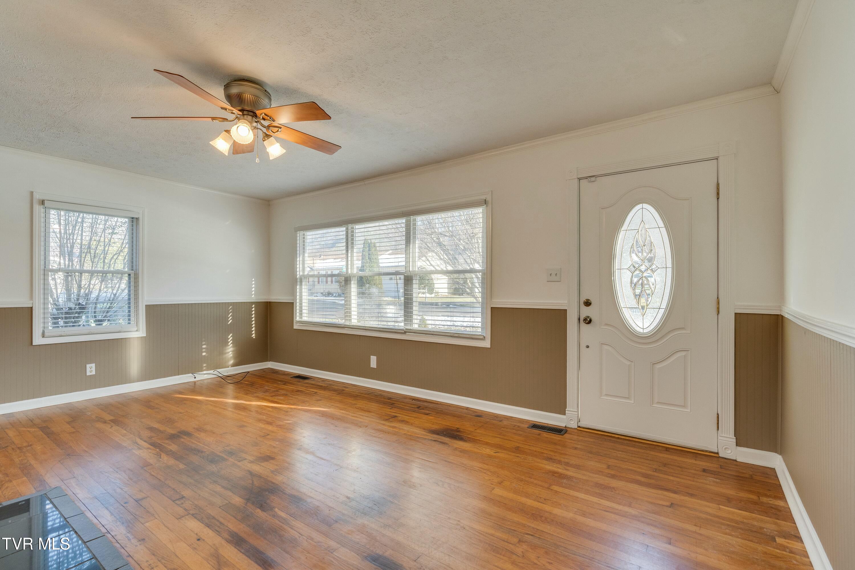 615 Crook Street, Hampton, Tennessee image 4