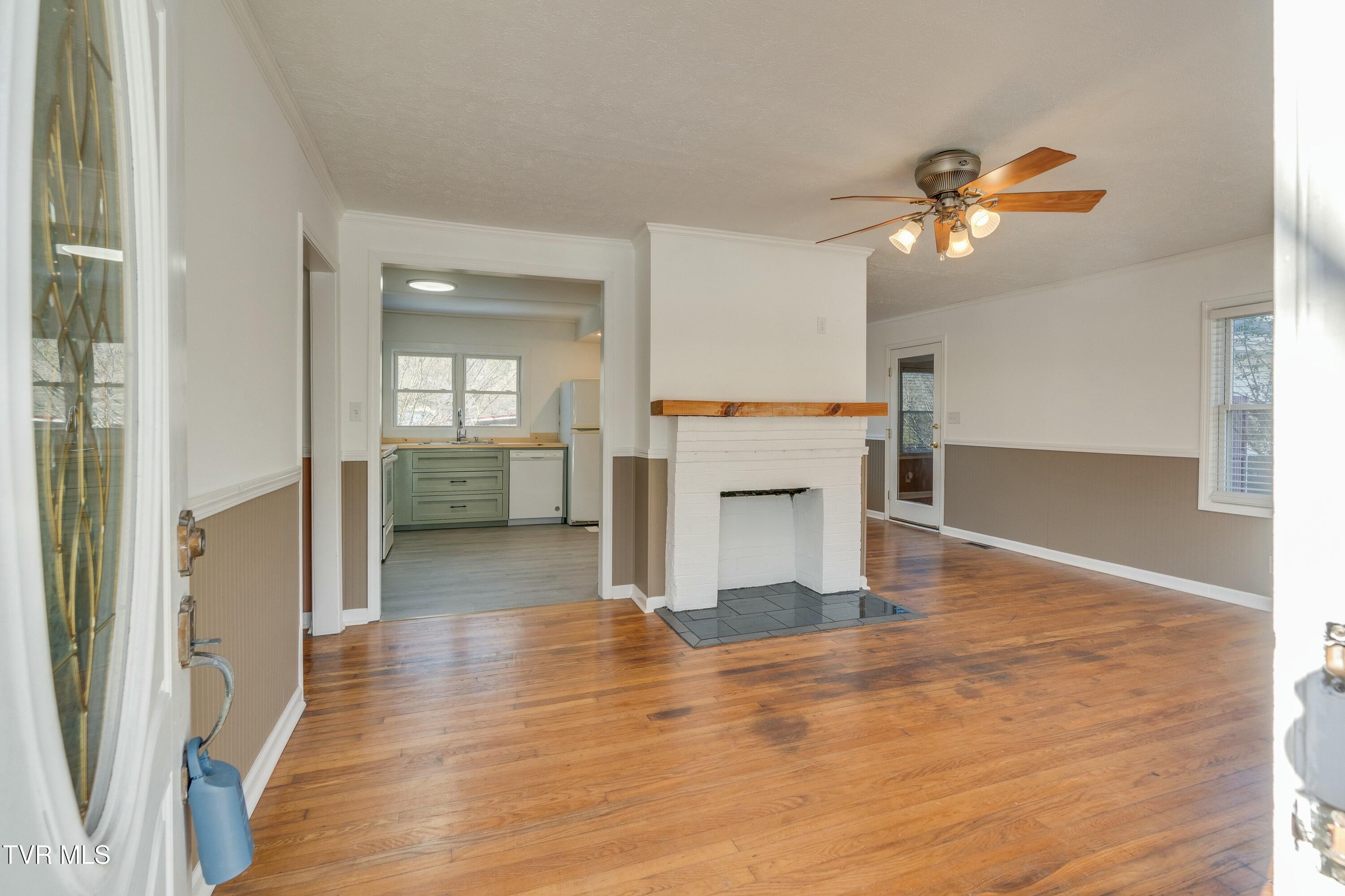 615 Crook Street, Hampton, Tennessee image 12