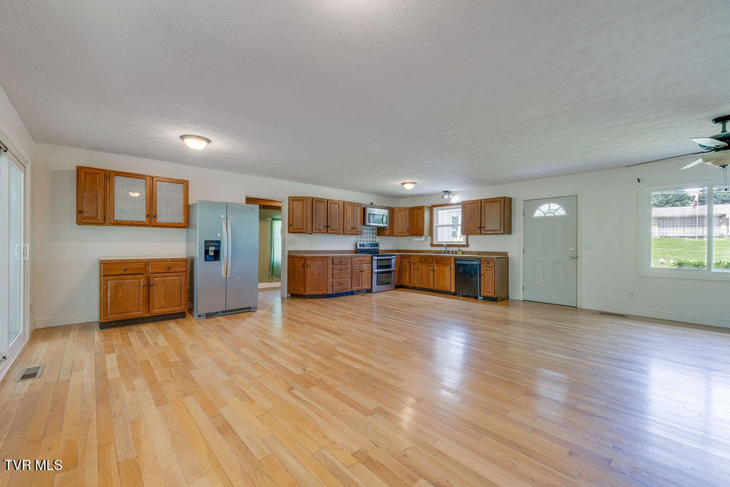 312 Woodcrest Drive, Kingsport, Tennessee image 11