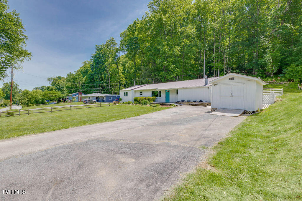 312 Woodcrest Drive, Kingsport, Tennessee image 4
