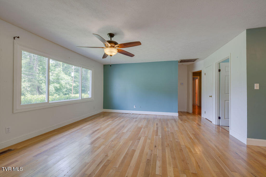 312 Woodcrest Drive, Kingsport, Tennessee image 14