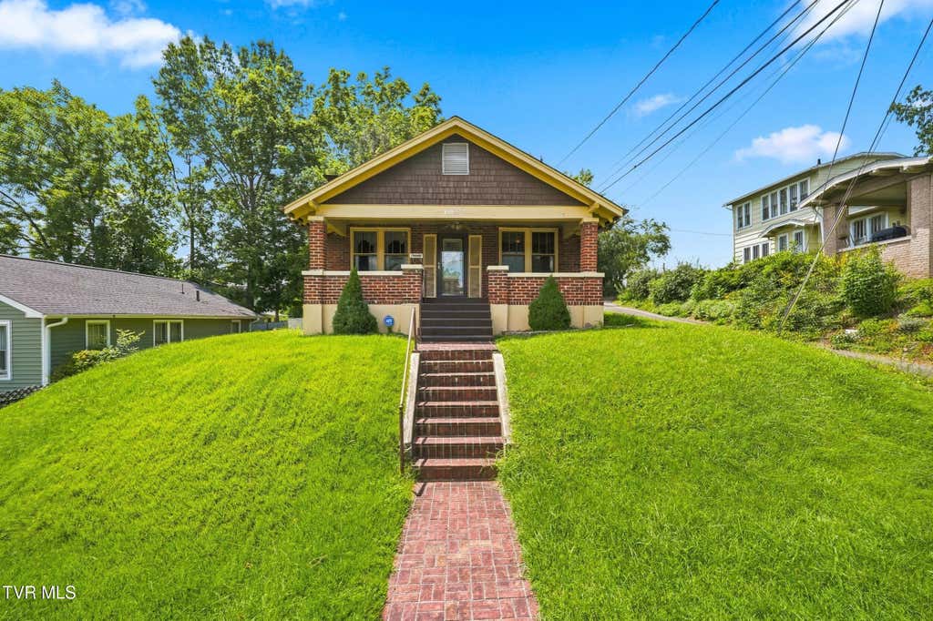 Photo of 608 Vernon Street, Bristol, VA 24201 (MLS # 9999386)