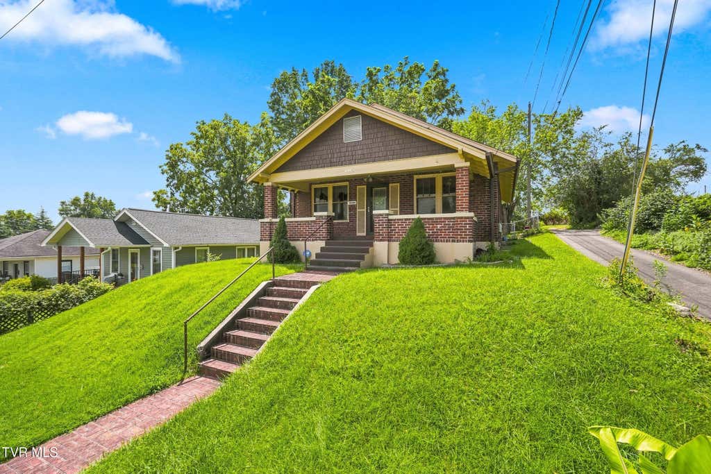 Photo of 608 Vernon Street, Bristol, VA 24201 (MLS # 9999386)