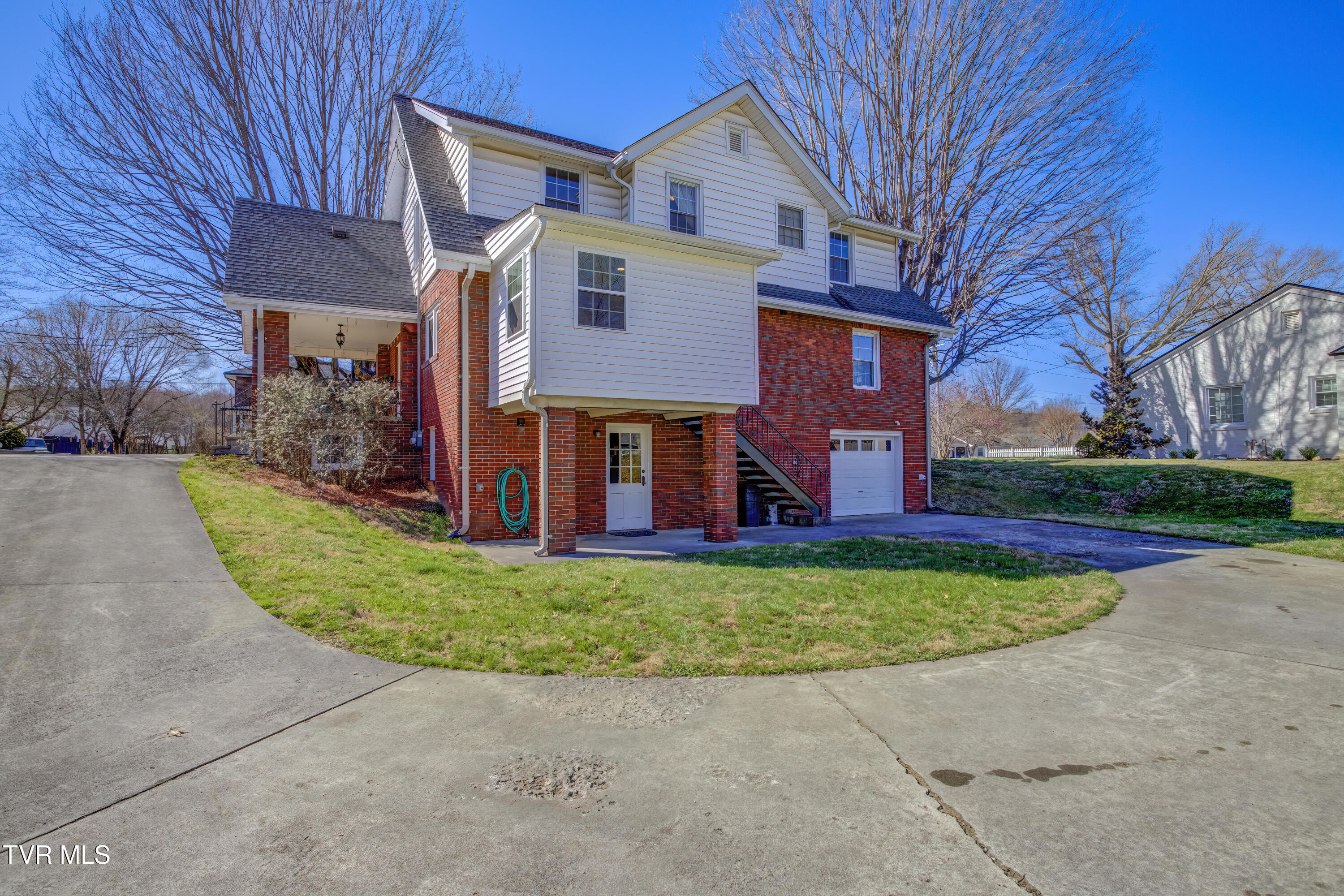 215 F Street, Elizabethton, Tennessee image 2