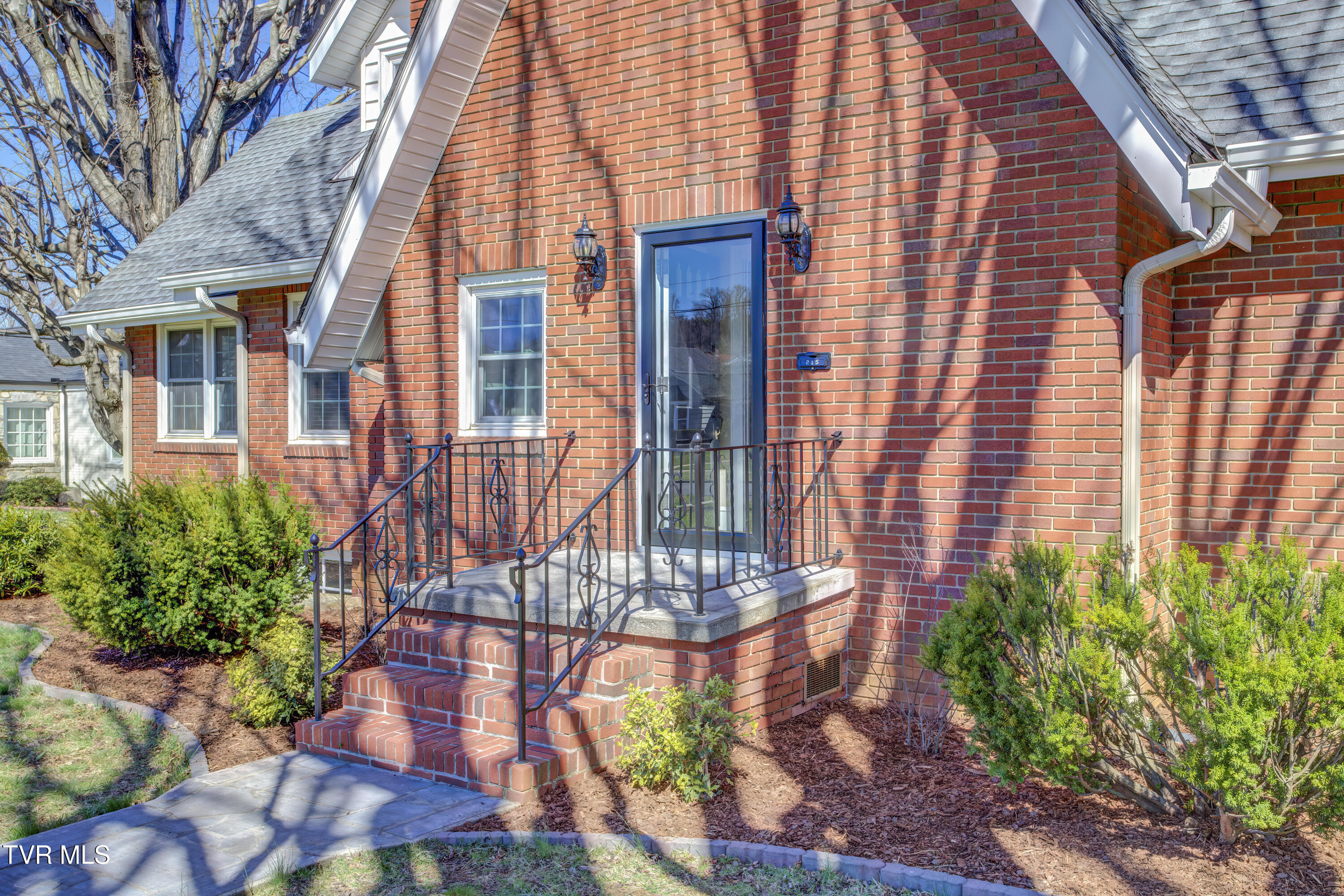 215 F Street, Elizabethton, Tennessee image 5