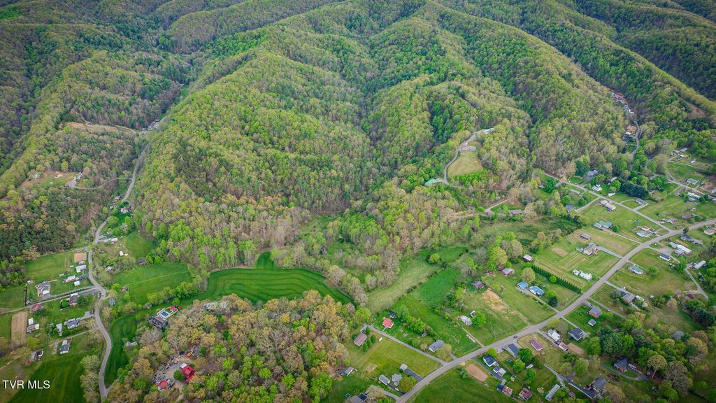 Photo of 1620 Chinquapin Grove Road, Bluff City, TN 37618 (MLS # 9993839)