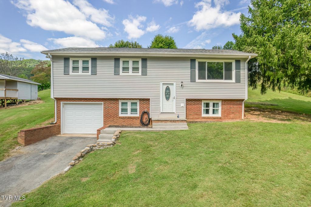 Photo of 425 Norwood Lane, Gate City, VA 24251 (MLS # 9985627)