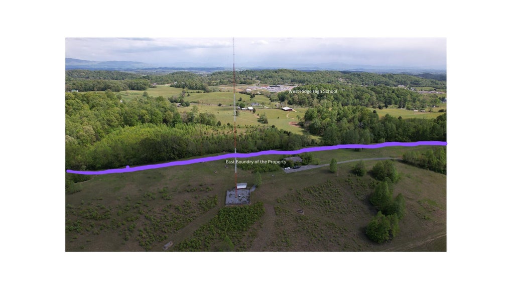 Photo of 592 Catawba Lane, Kingsport, TN 37664 (MLS # 9997660)
