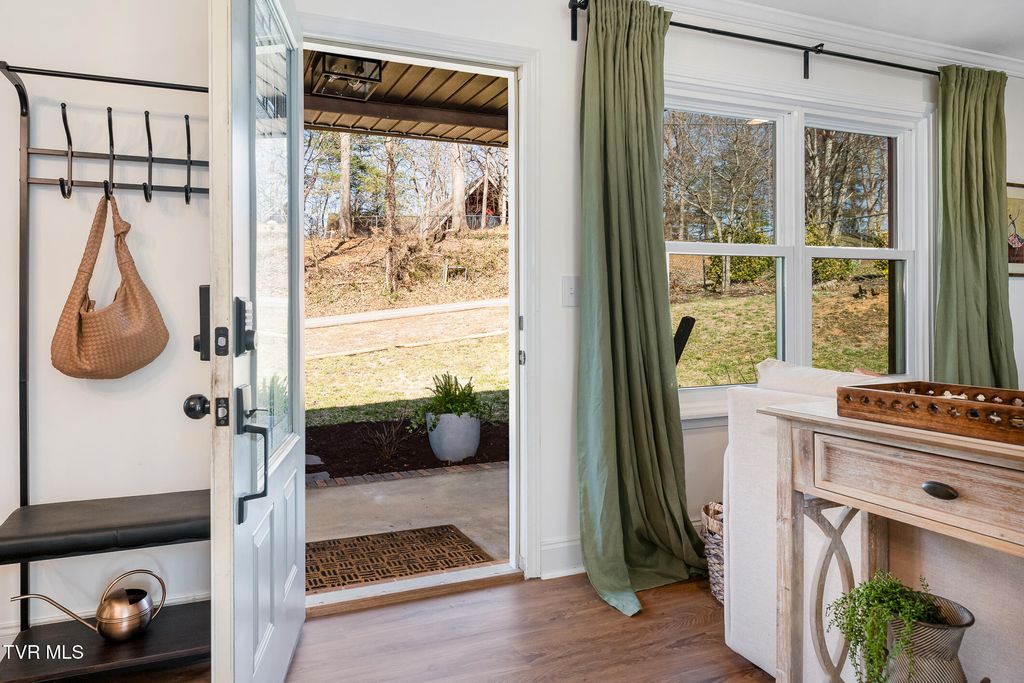 Photo of 1212 Rocky Hollow Road, Jonesborough, TN 37659 (MLS # 9995339)