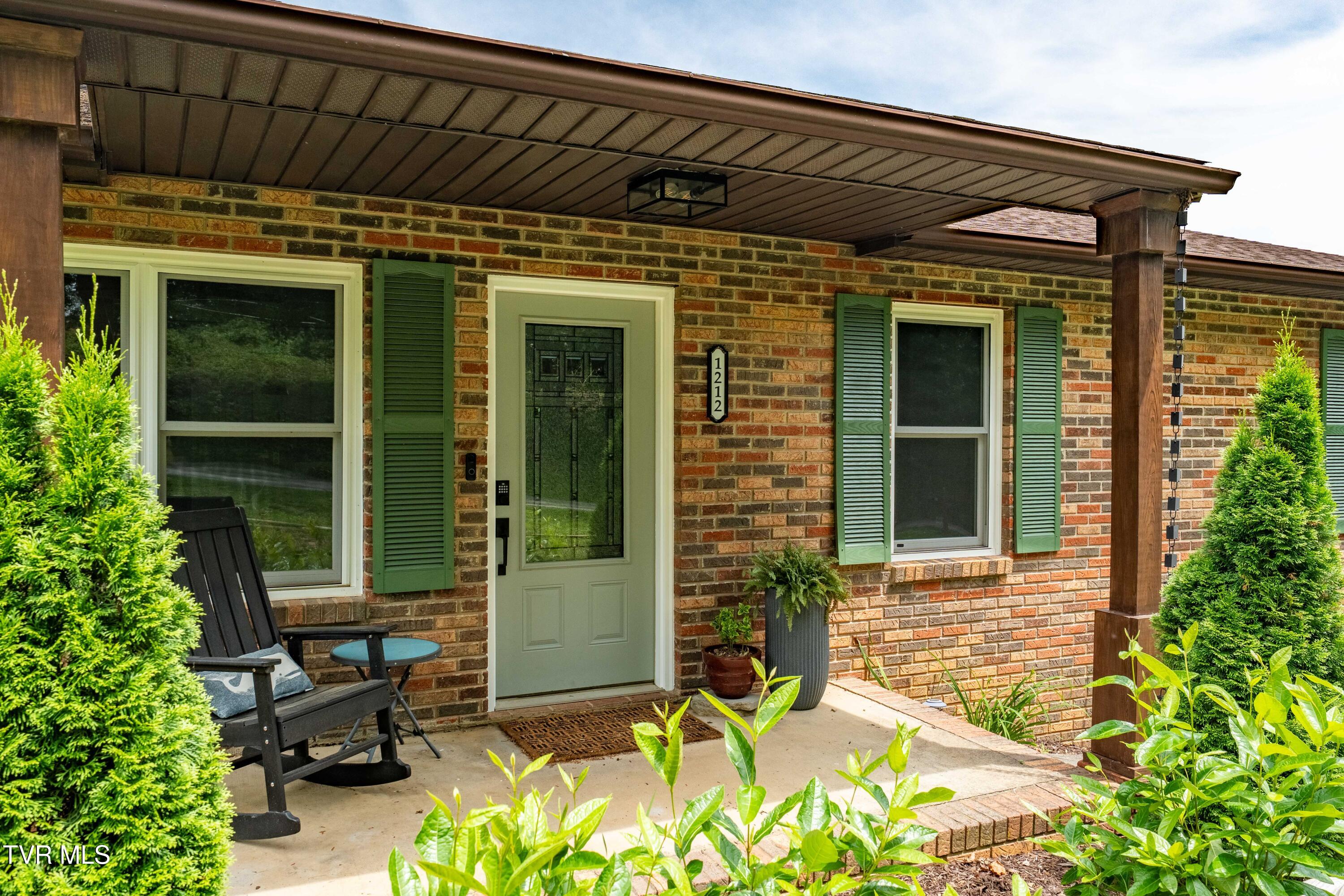 1212 Rocky Hollow Road