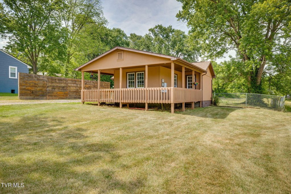 Photo of 412 Allen Drive, Kingsport, TN 37660 (MLS # 9995724)