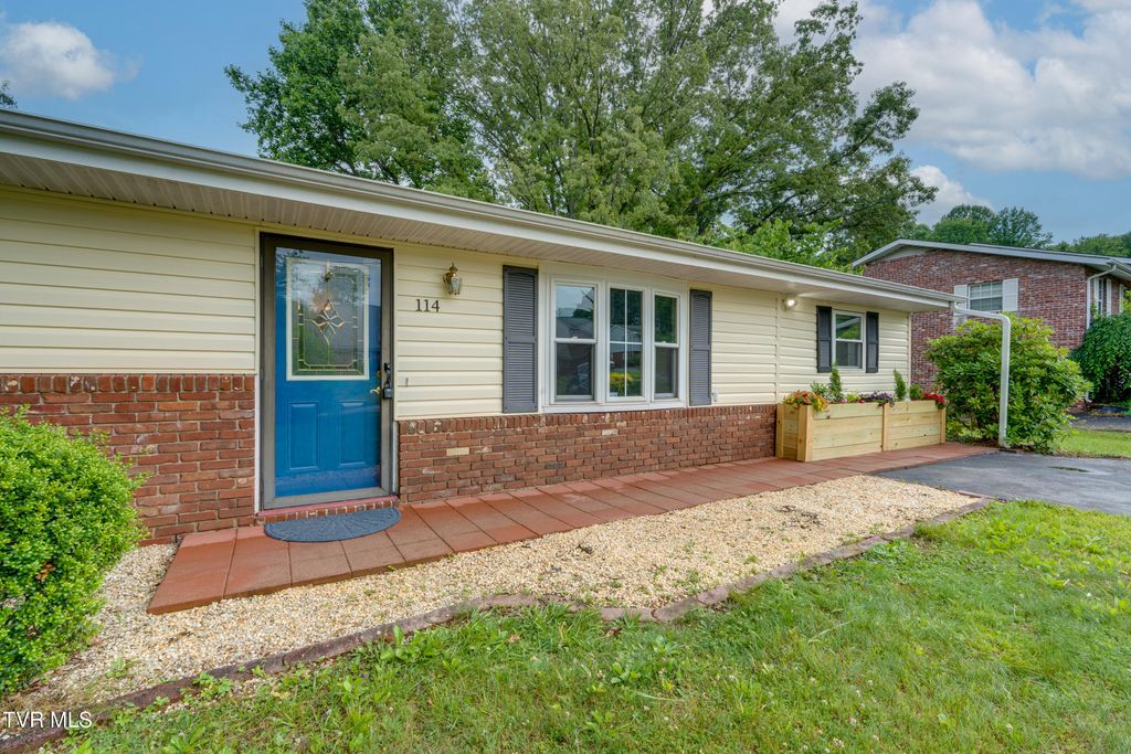 Photo of 114 Dogwood Village Road, Jonesborough, TN 37659 (MLS # 9995782)