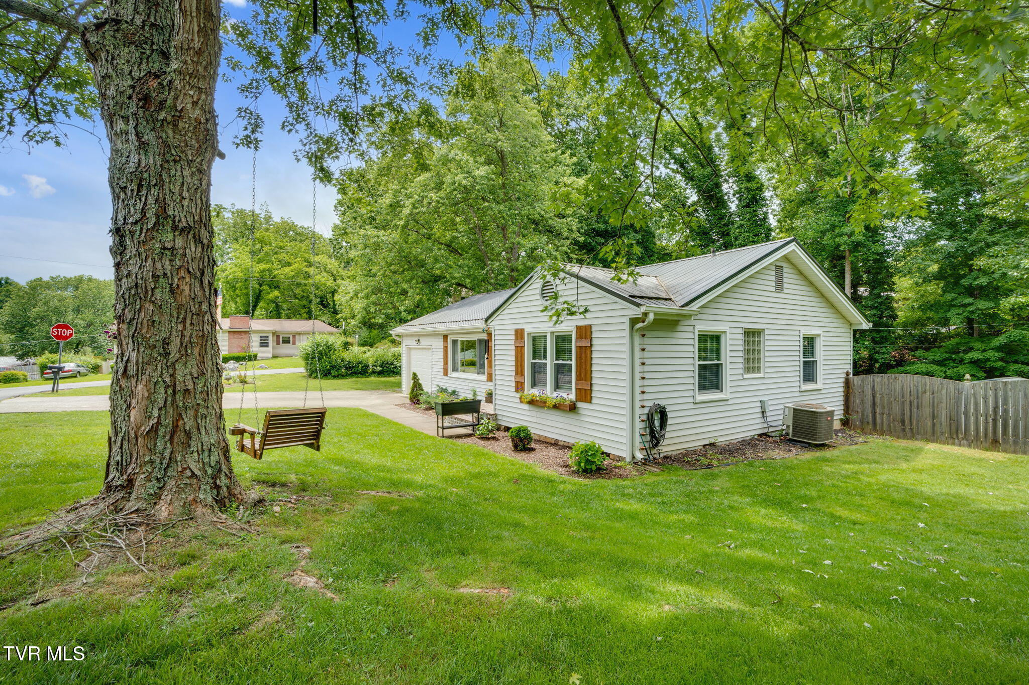 2300 Stuart Drive, Kingsport, Tennessee image 3