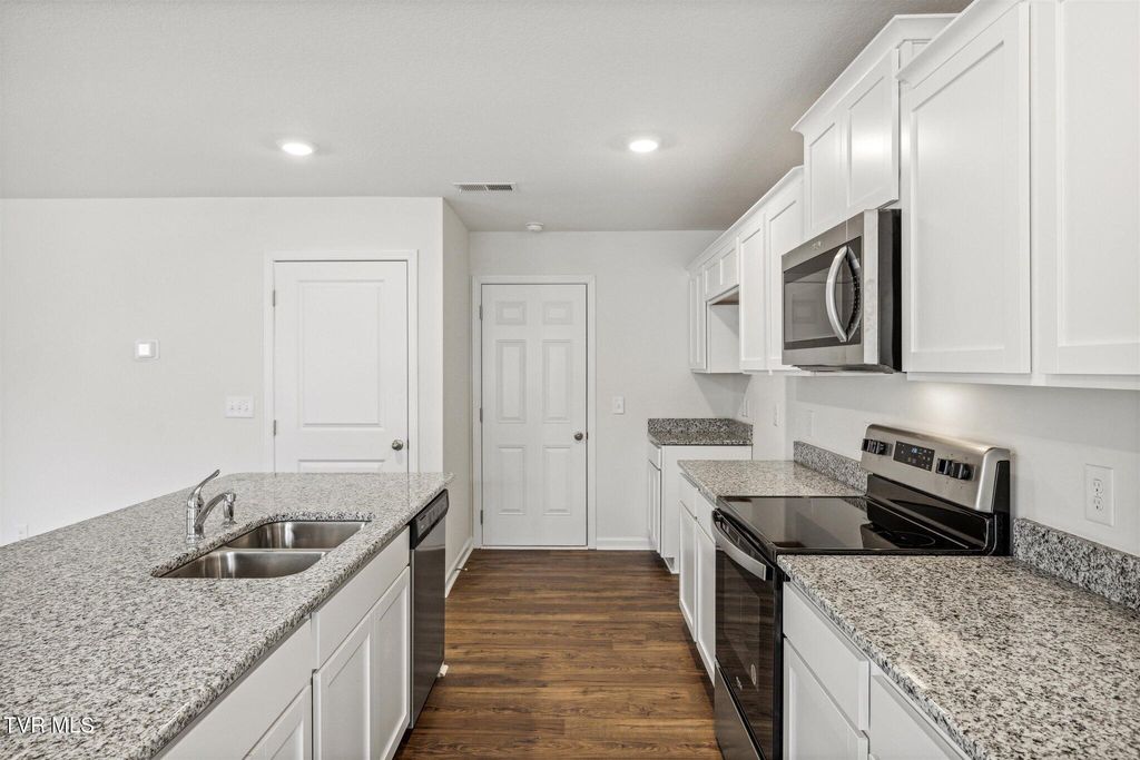 Photo of 1107 Aspen Terrace, Greeneville, TN 37745 (MLS # 9991300)