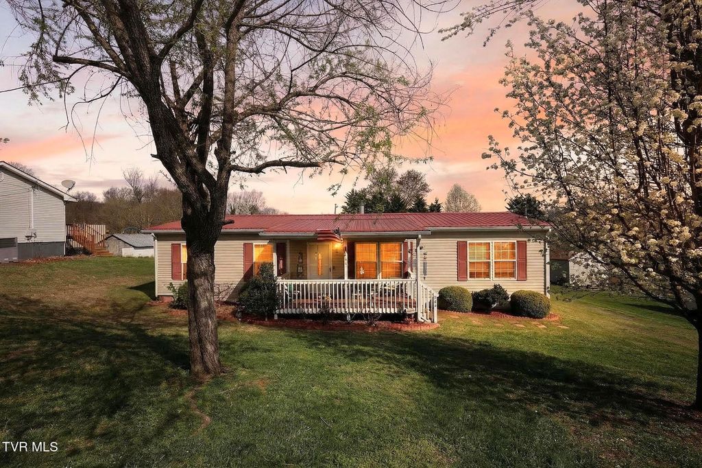 Photo of 404 Ashville Avenue, Mount Carmel, TN 37645 (MLS # 9992389)