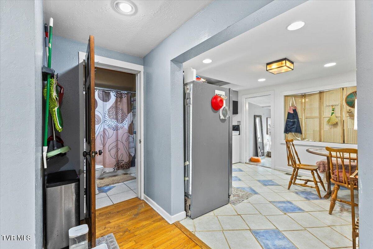 214 Old Siam Road, Elizabethton, Tennessee image 12