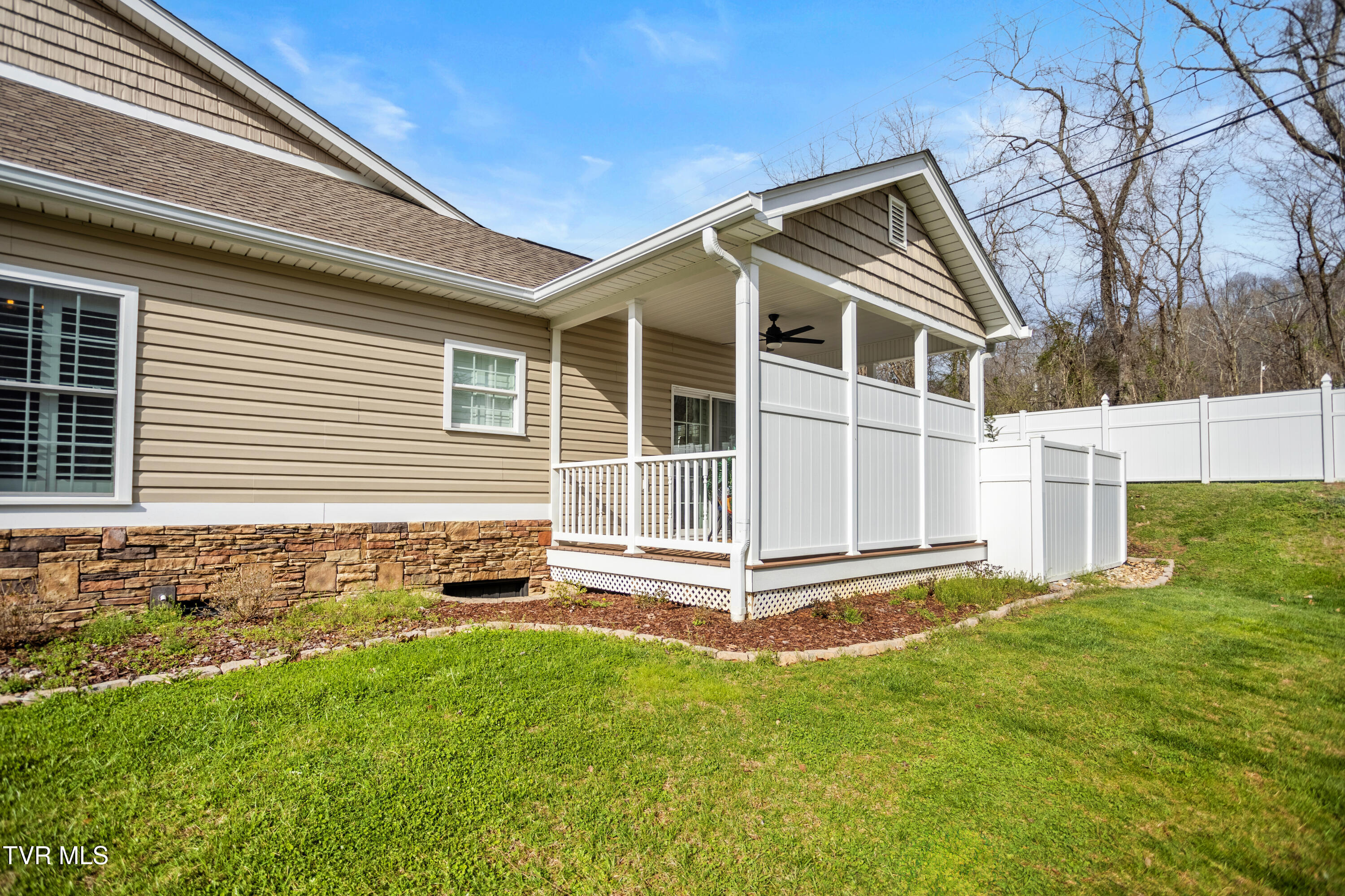 11541 Meadowood Drive