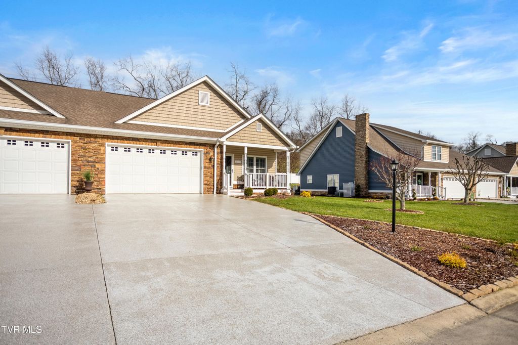 Photo of 11541 Meadowood Drive, Bristol, VA 24202 (MLS # 9992626)