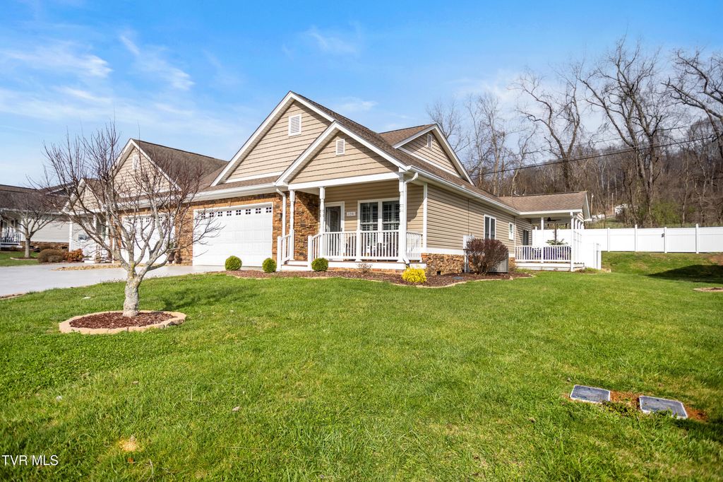 Photo of 11541 Meadowood Drive, Bristol, VA 24202 (MLS # 9992626)