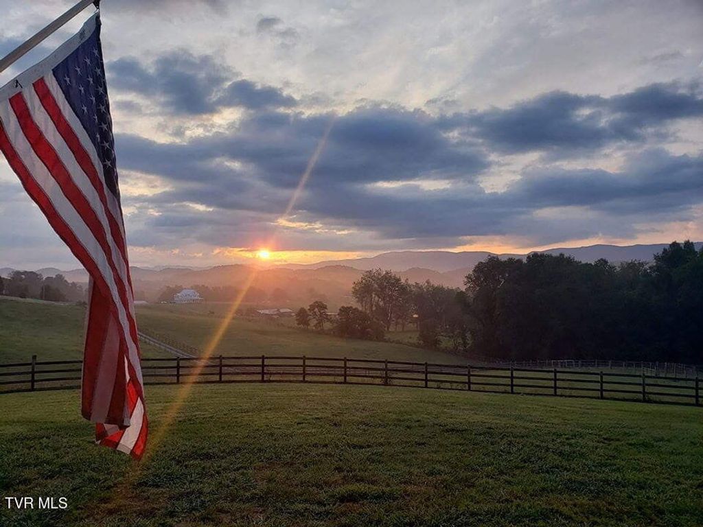 Photo of 415 Beidleman Road, Bristol, TN 37620 (MLS # 9993329)