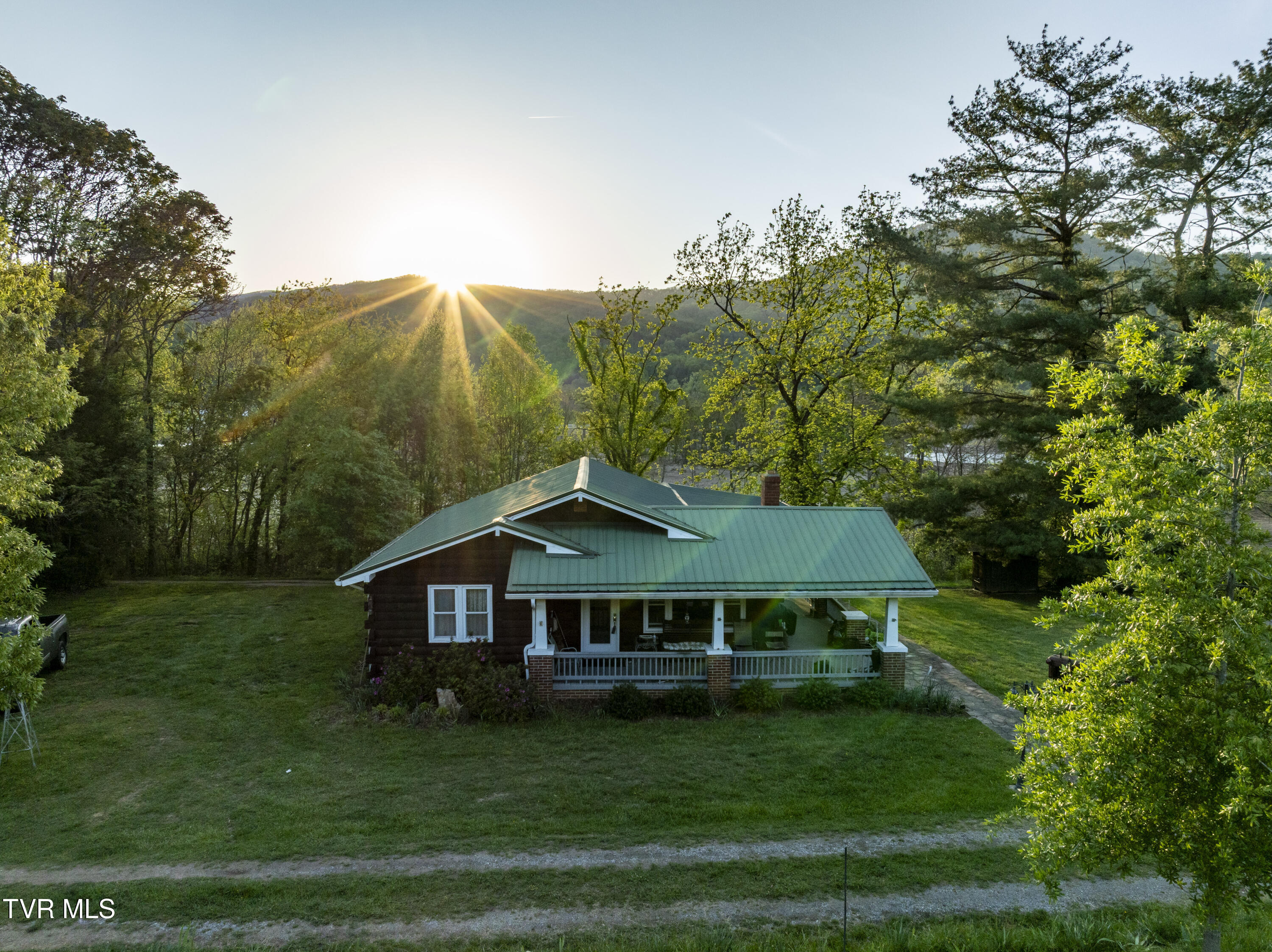 701 Bailey Lane, Erwin, Tennessee image 5